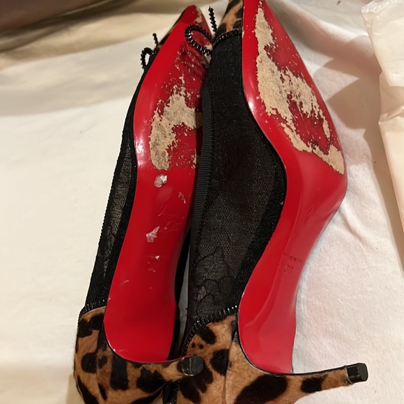 Louboutin lace with animal print with zipper bows. Beautiful shoes. Runs narrow. - Picture 9 of 10